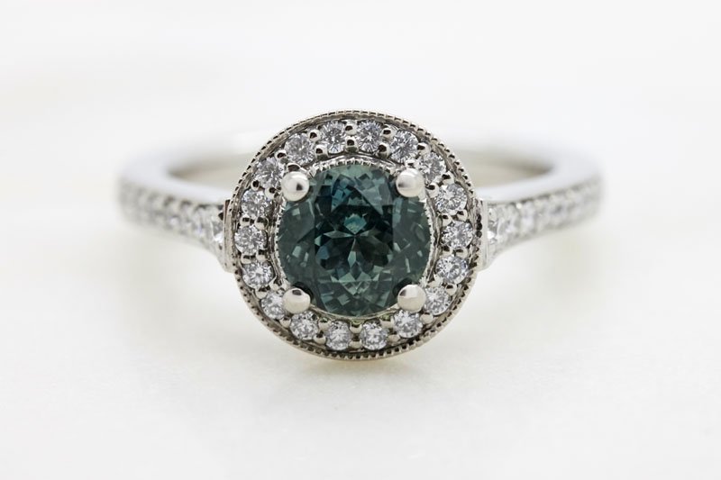 design a custom engagement ring online