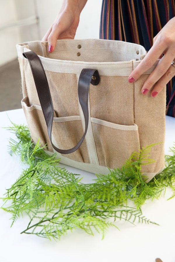 diy wedding centerpieces putting weight on it