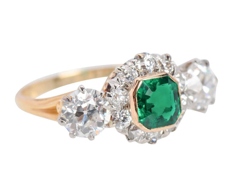 Fascinante - Vintage Engagement Colombian Emerald Diamond Ring