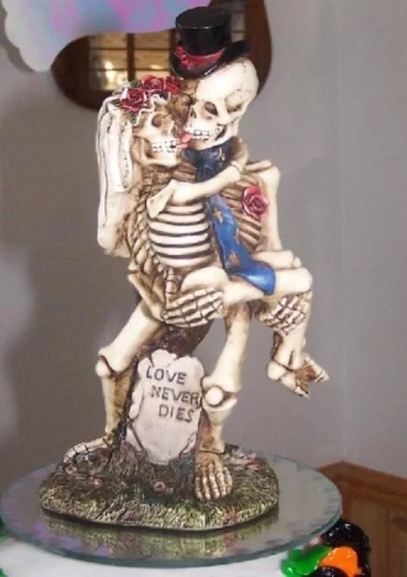 Bizarre Wedding Cakes Skeletons